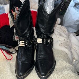 DINGO Boots NWT